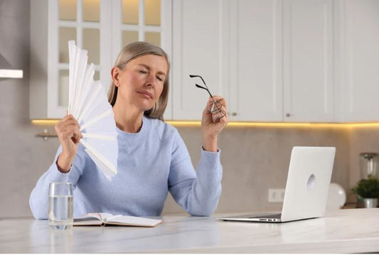 Hormonelle- Balance- auf -natürlichem Weg – Was hilft wirklich -in- den- Wechseljahren?