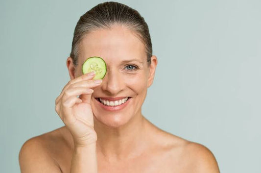 Naturkosmetik- für- reife- Haut – Was- funktioniert -wirklich- ab -40?